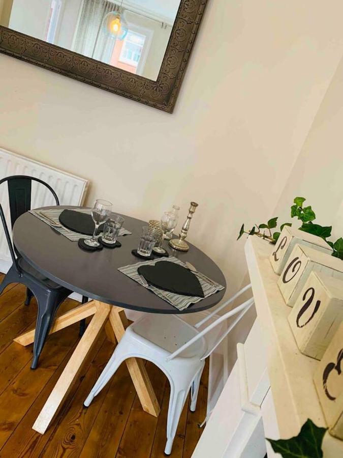 Luxury Fulham Flat With 5* Touches Nr River Thames Londra Exterior foto